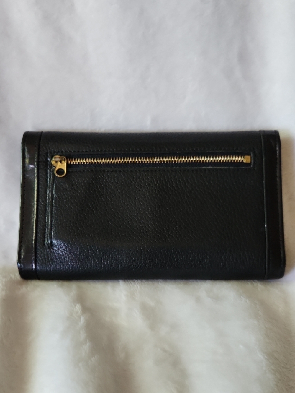 Classic Dooney & Bourke Black Leather Wallet - Picture 7 of 7